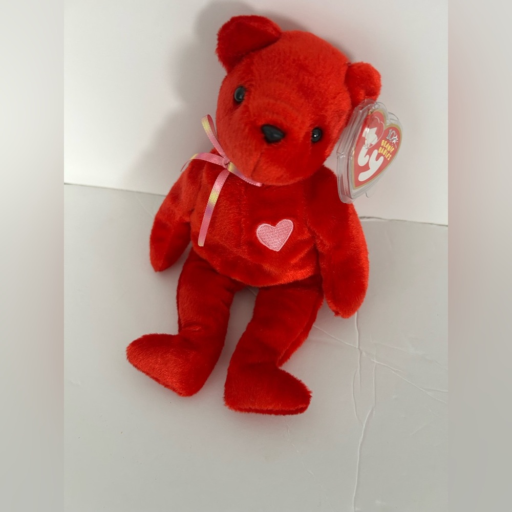 Ty Beanie Baby “Kiss-e”the Red Valentines Day Bear